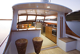 Southstar37 helm and deckhouse